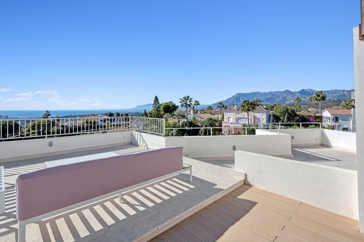 4 makuuhuone Huvila myytävänä paikassa Marbella mukana uima-altaan 
autotalli - 2 595 000 € (Ref: 9374803)