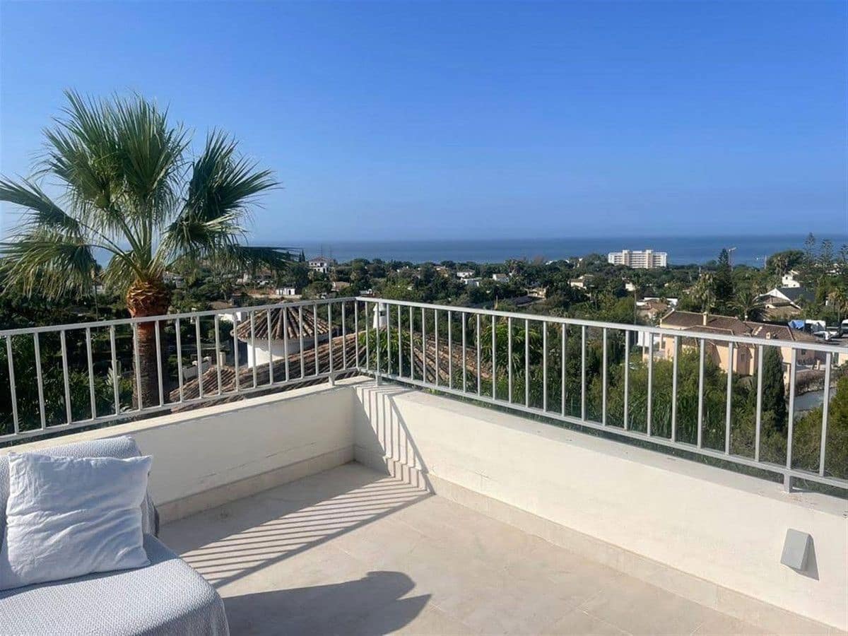 4 makuuhuone Huvila myytävänä paikassa Marbella mukana uima-altaan 
autotalli - 2 595 000 € (Ref: 9374803)