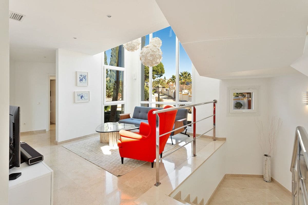 Chalet de 4 habitaciones en Marbella en venta con piscina garaje - 2.595.000 € (Ref: 9374803)