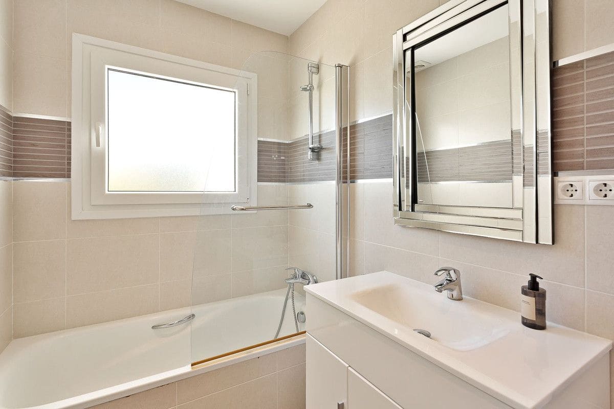 Chalet de 4 habitaciones en Marbella en venta con piscina garaje - 2.595.000 € (Ref: 9374803)