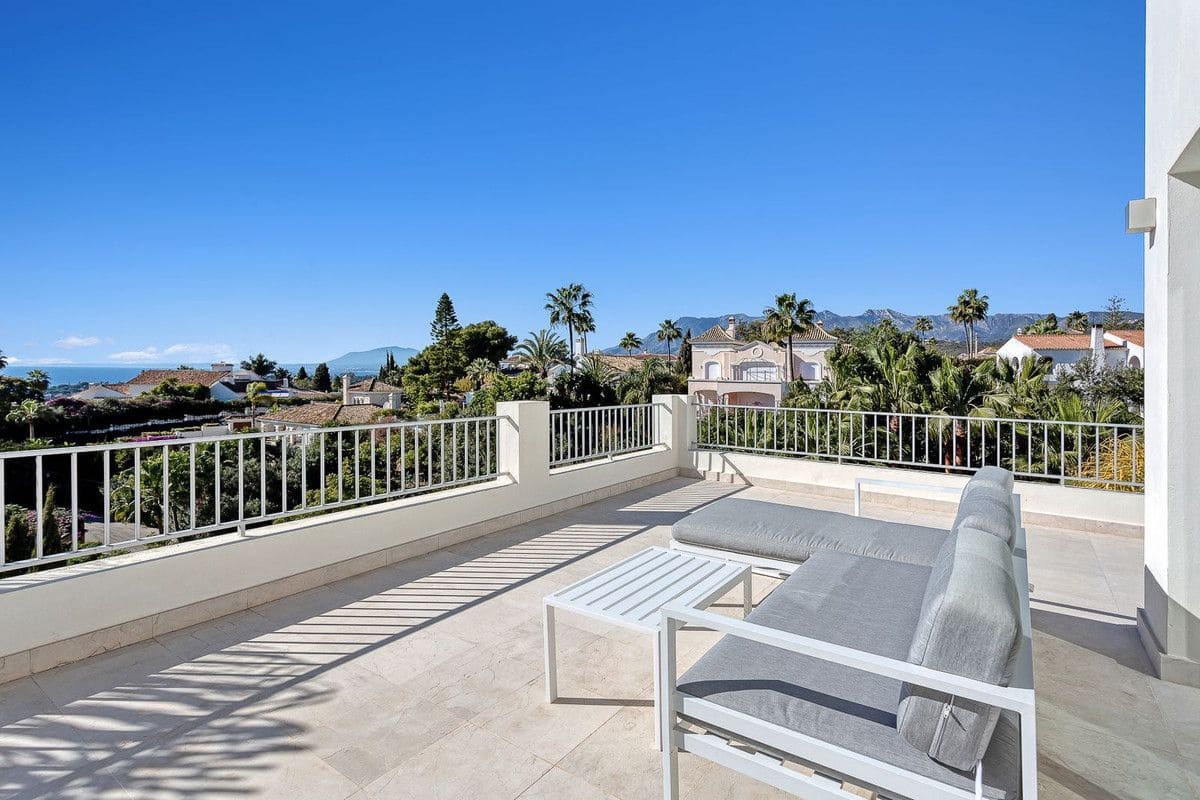 Chalet de 4 habitaciones en Marbella en venta con piscina garaje - 2.595.000 € (Ref: 9374803)