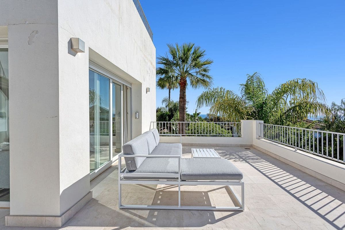 Chalet de 4 habitaciones en Marbella en venta con piscina garaje - 2.595.000 € (Ref: 9374803)