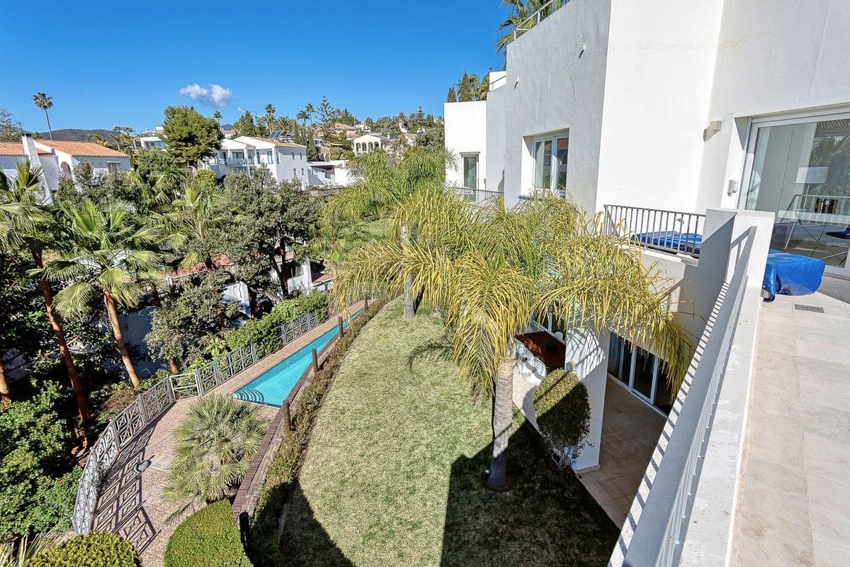 Chalet de 4 habitaciones en Marbella en venta con piscina garaje - 2.595.000 € (Ref: 9374803)