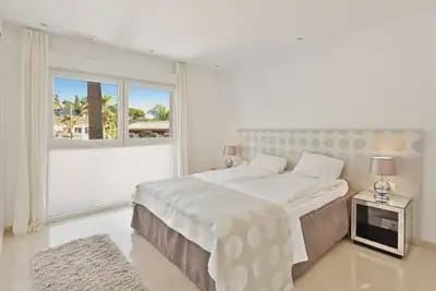 4 quarto Moradia para venda em Marbella com piscina garagem - 2 450 000 € (Ref: 9374803)
