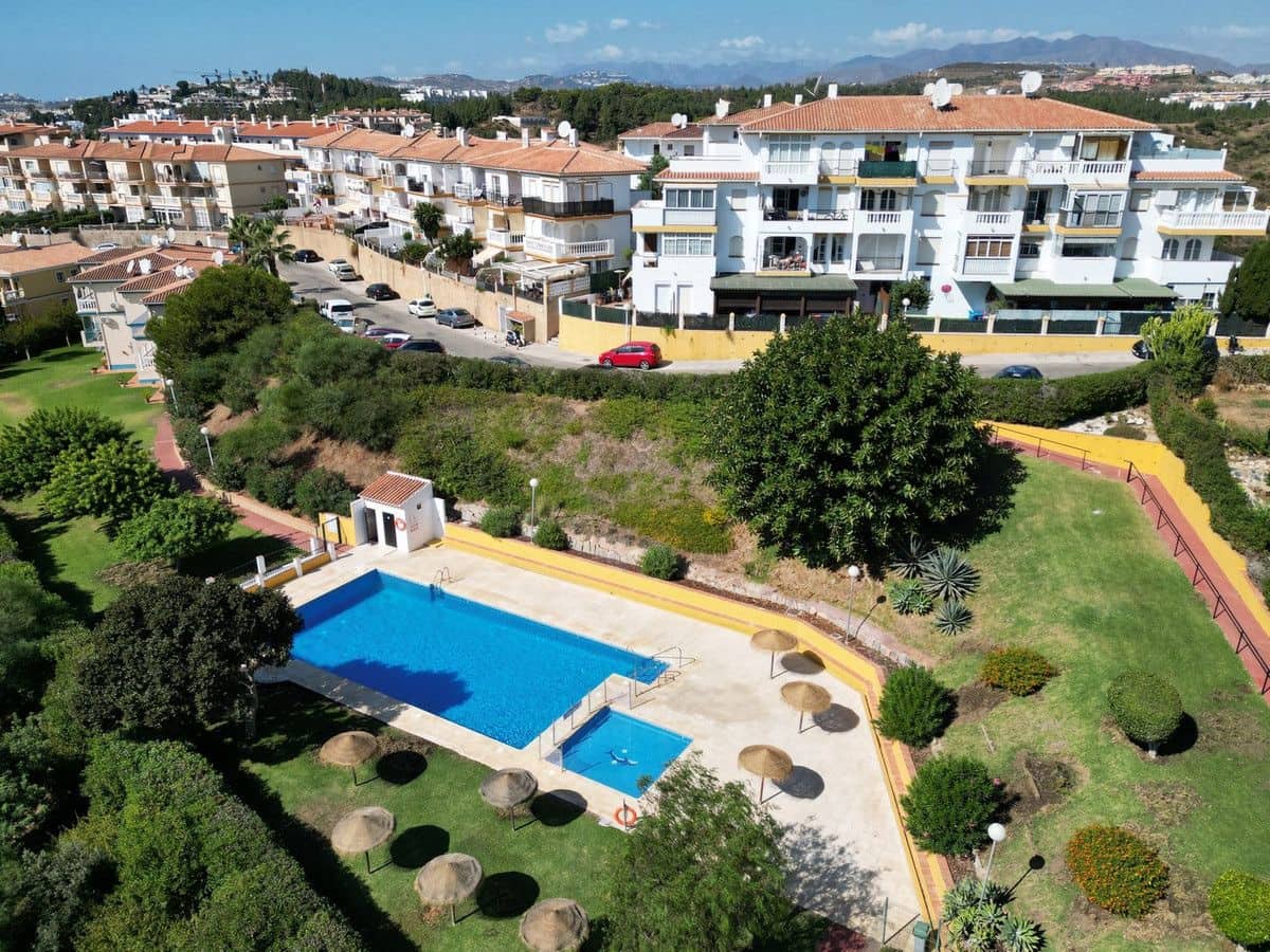 2 quarto Apartamento de Praia para venda em Mijas com piscina - 267 000 € (Ref: 9374805)