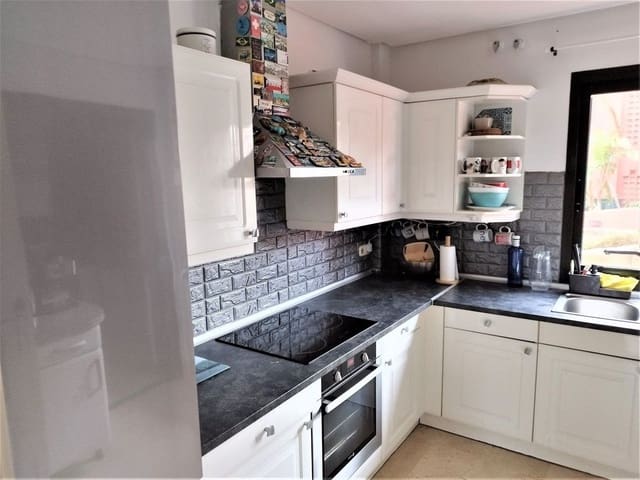 3 sypialnia Penthouse na sprzedaż w Calahonda, Mijas z basenem garażem - 450 000 € (Ref: 9374813)