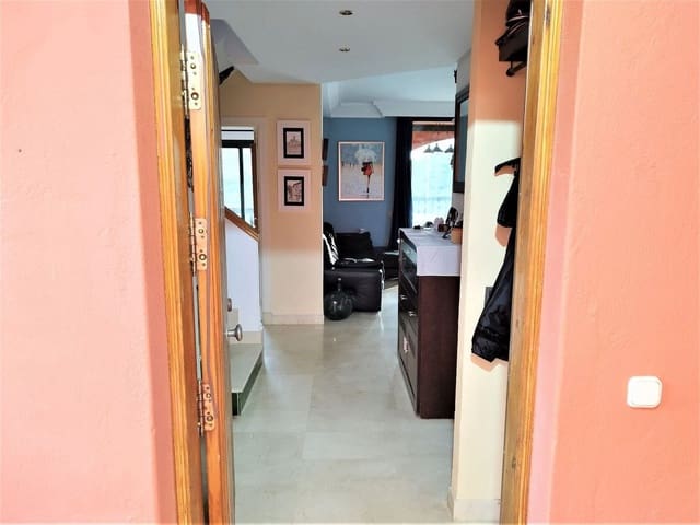 3 sypialnia Penthouse na sprzedaż w Calahonda, Mijas z basenem garażem - 450 000 € (Ref: 9374813)