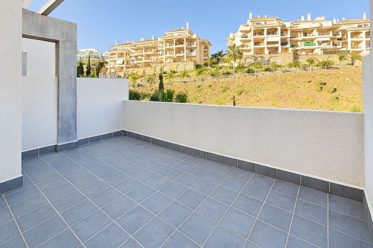 Apartamento de 3 habitaciones en Mijas en venta con piscina garaje - 420.000 € (Ref: 9374822)