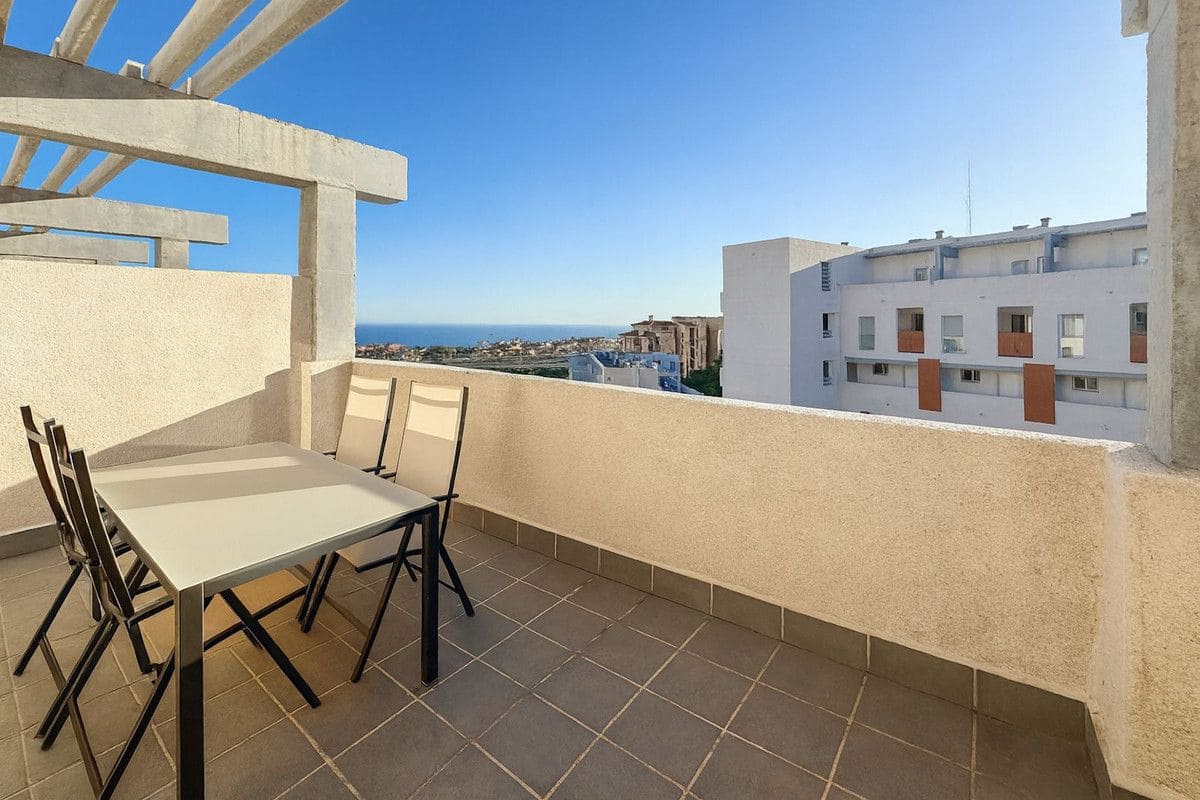 Apartamento de 3 habitaciones en Mijas en venta con piscina garaje - 420.000 € (Ref: 9374822)
