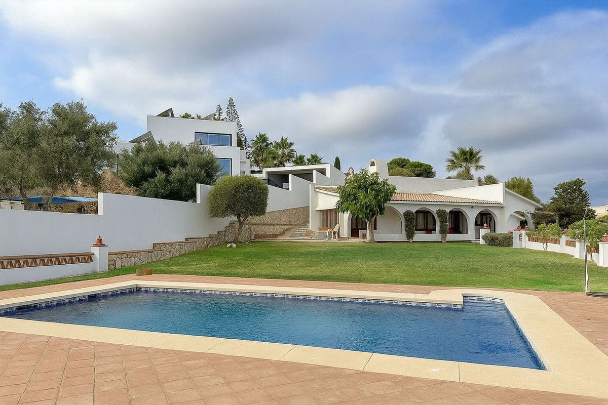 3 soveværelse Villa til salg i Mijas med swimmingpool garage - € 720.000 (Ref: 9374824)
