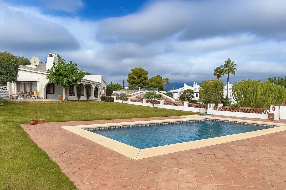 3 soveværelse Villa til salg i Mijas med swimmingpool garage - € 720.000 (Ref: 9374824)