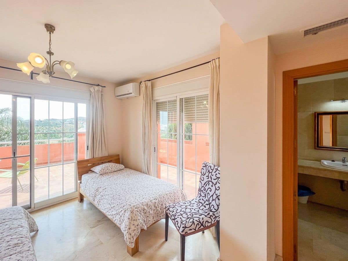 4 sypialnia Willa na sprzedaż w Mijas z basenem garażem - 850 000 € (Ref: 9374826)