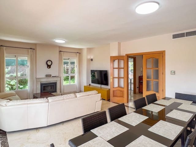 4 makuuhuone Huvila myytävänä paikassa Hipódromo - Cerrado del Águila, Mijas mukana uima-altaan 
autotalli - 850 000 € (Ref: 9374826)