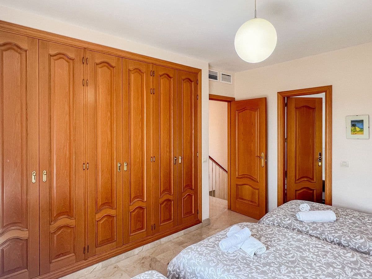 4 sypialnia Willa na sprzedaż w Mijas z basenem garażem - 850 000 € (Ref: 9374826)