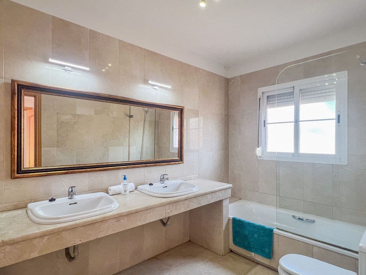 4 sypialnia Willa na sprzedaż w Mijas z basenem garażem - 850 000 € (Ref: 9374826)