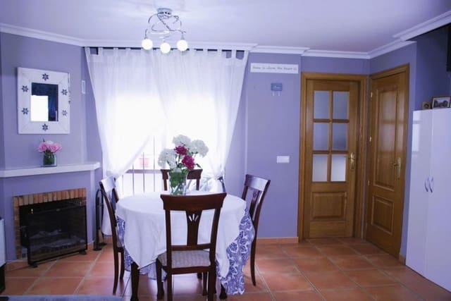 4 slaapkamer Halfvrijstaande villa te koop in Las Gaviotas  - Carvajal, Fuengirola met zwembad garage - € 455.000 (Ref: 9390022)