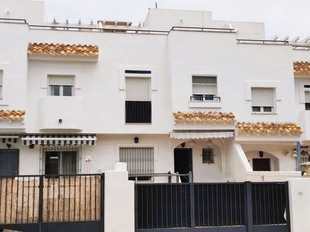 4 slaapkamer Halfvrijstaande villa te koop in Las Gaviotas  - Carvajal, Fuengirola met zwembad garage - € 455.000 (Ref: 9390022)