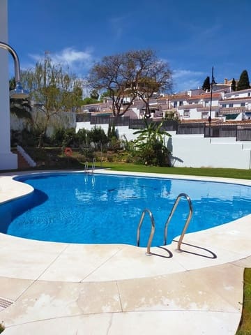 4 slaapkamer Halfvrijstaande villa te koop in Las Gaviotas  - Carvajal, Fuengirola met zwembad garage - € 455.000 (Ref: 9390022)