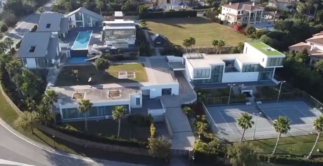 18 sypialnia Finka/Dom wiejski na sprzedaż w Sotogrande Costa, San Roque z basenem garażem - 18 000 000 € (Ref: 9400251)