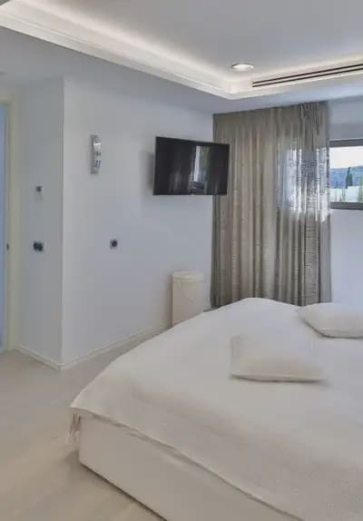 Finca/Casa Rural de 18 habitaciones en Sotogrande en venta con piscina garaje - 18.000.000 € (Ref: 9400251)