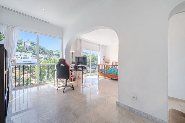 3 soveværelse Byhus til salg i Los Flamingos, Benahavís med garage - € 725.000 (Ref: 9400252)