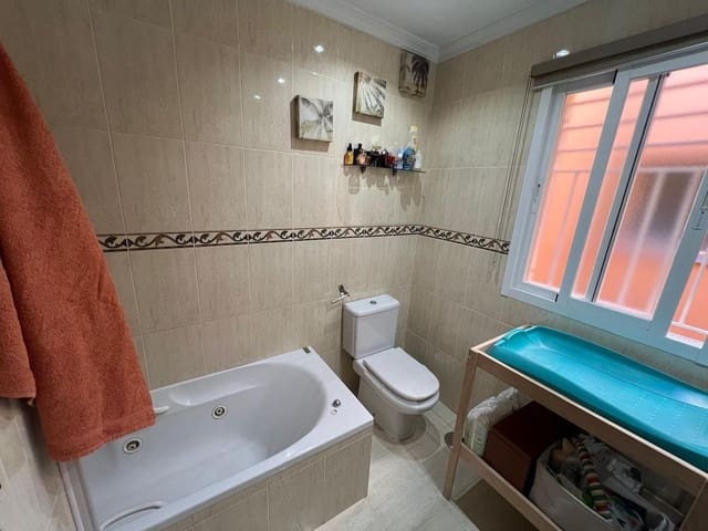 Apartamento de 2 habitaciones en Centro ciudad, Fuengirola en venta - 310.000 € (Ref: 9400253)