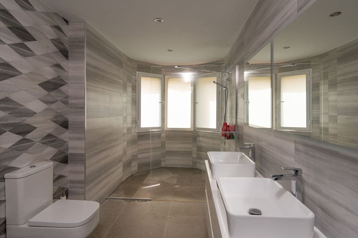 4 soverom Villa til salgs i Benalmadena med svømmebasseng garasje - € 975 000 (Ref: 9400254)