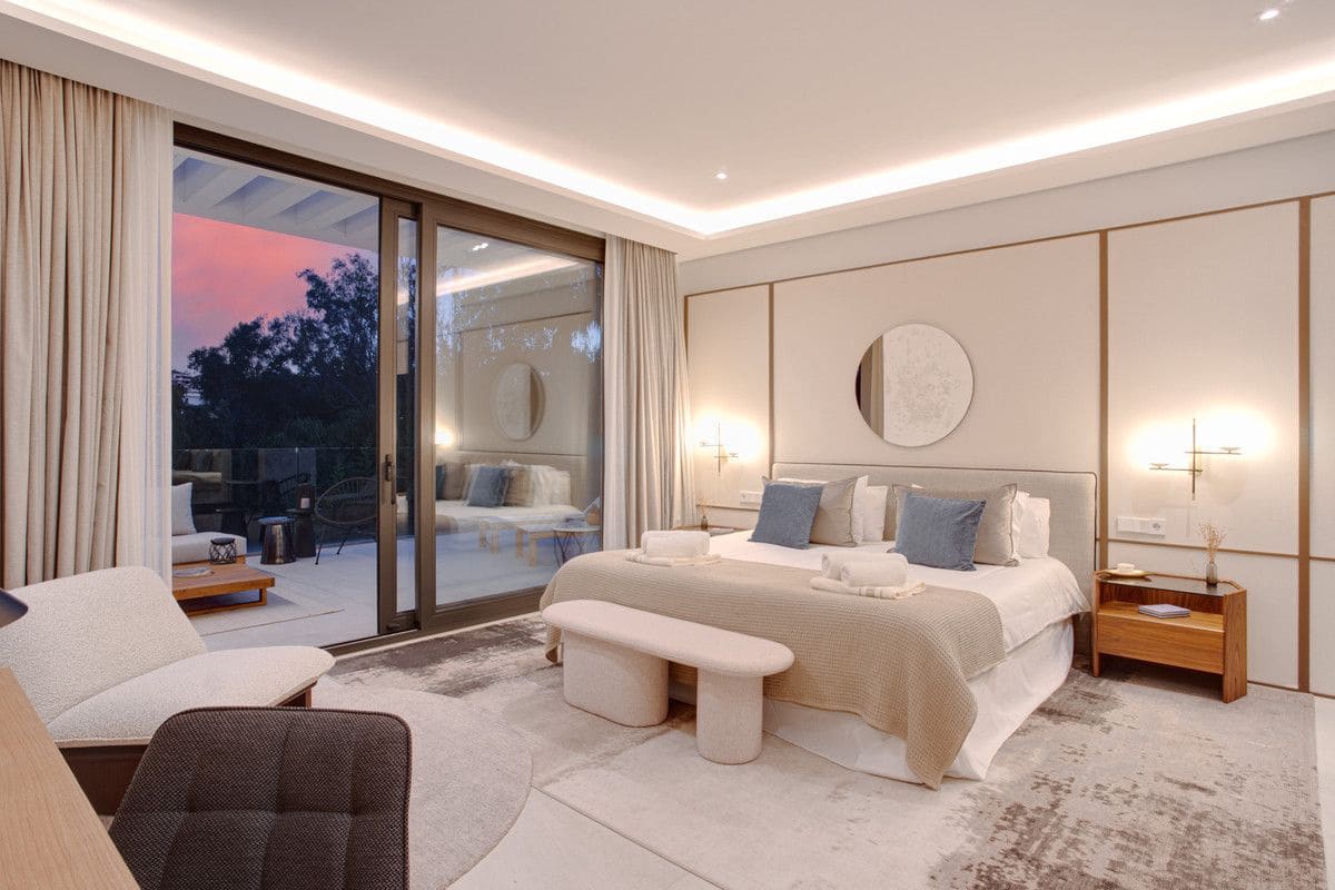 6 soverom Villa til salgs i Marbella med svømmebasseng garasje - € 5 900 000 (Ref: 9401735)