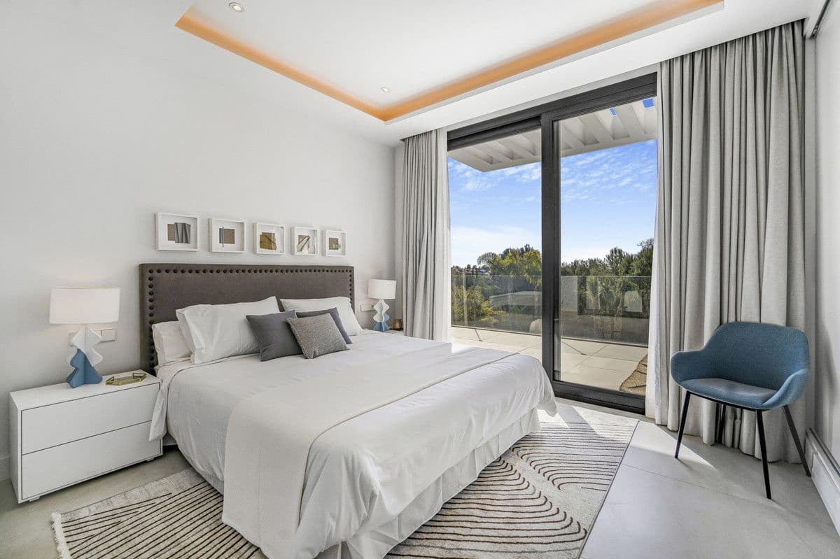 6 soverom Villa til salgs i Marbella med svømmebasseng garasje - € 5 900 000 (Ref: 9401735)