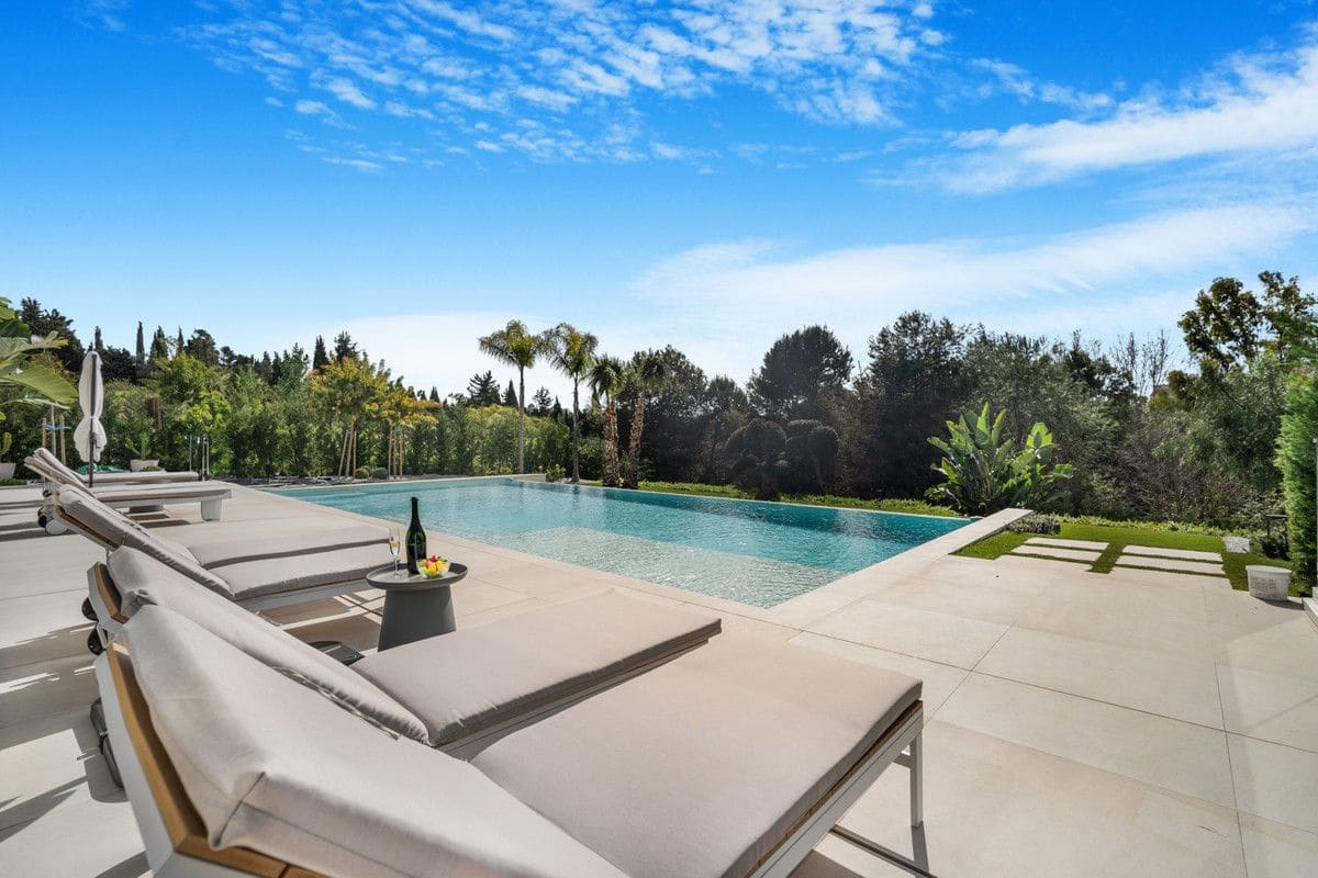 6 soverom Villa til salgs i Marbella med svømmebasseng garasje - € 5 900 000 (Ref: 9401735)