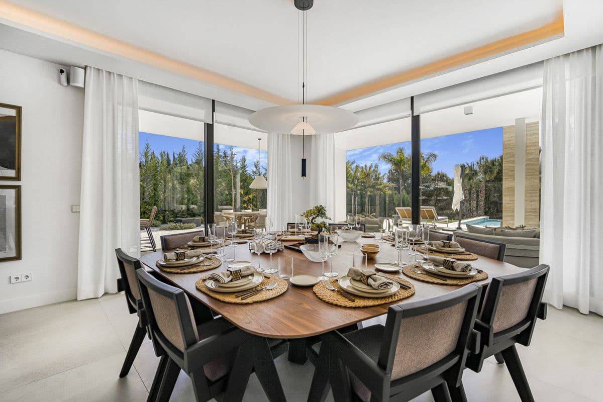 6 soverom Villa til salgs i Marbella med svømmebasseng garasje - € 5 900 000 (Ref: 9401735)