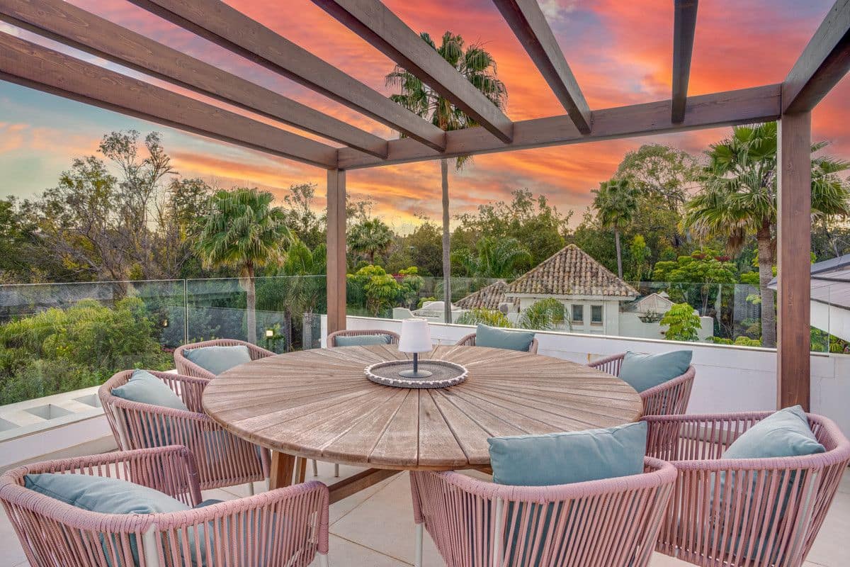 6 soverom Villa til salgs i Marbella med svømmebasseng garasje - € 5 900 000 (Ref: 9401735)