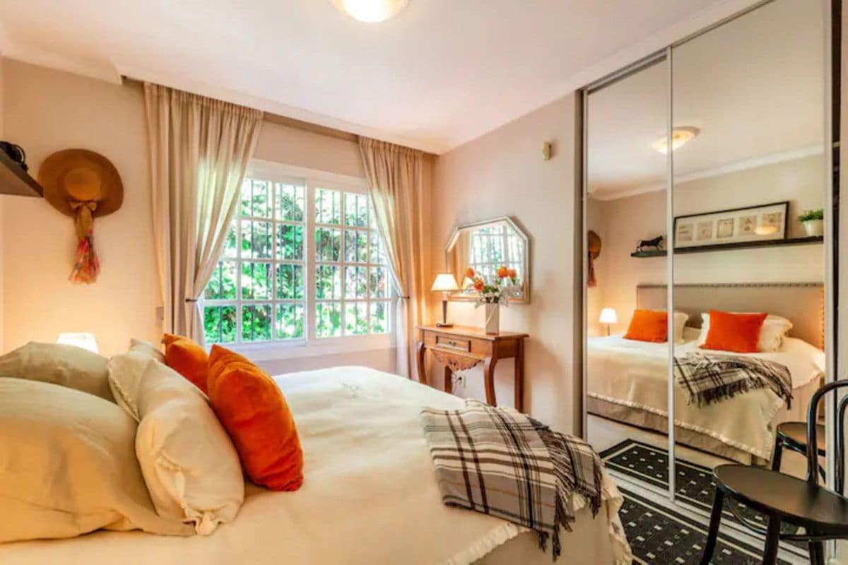 5 sypialnia Willa na sprzedaż w Marbella z basenem garażem - 1 295 000 € (Ref: 9401736)