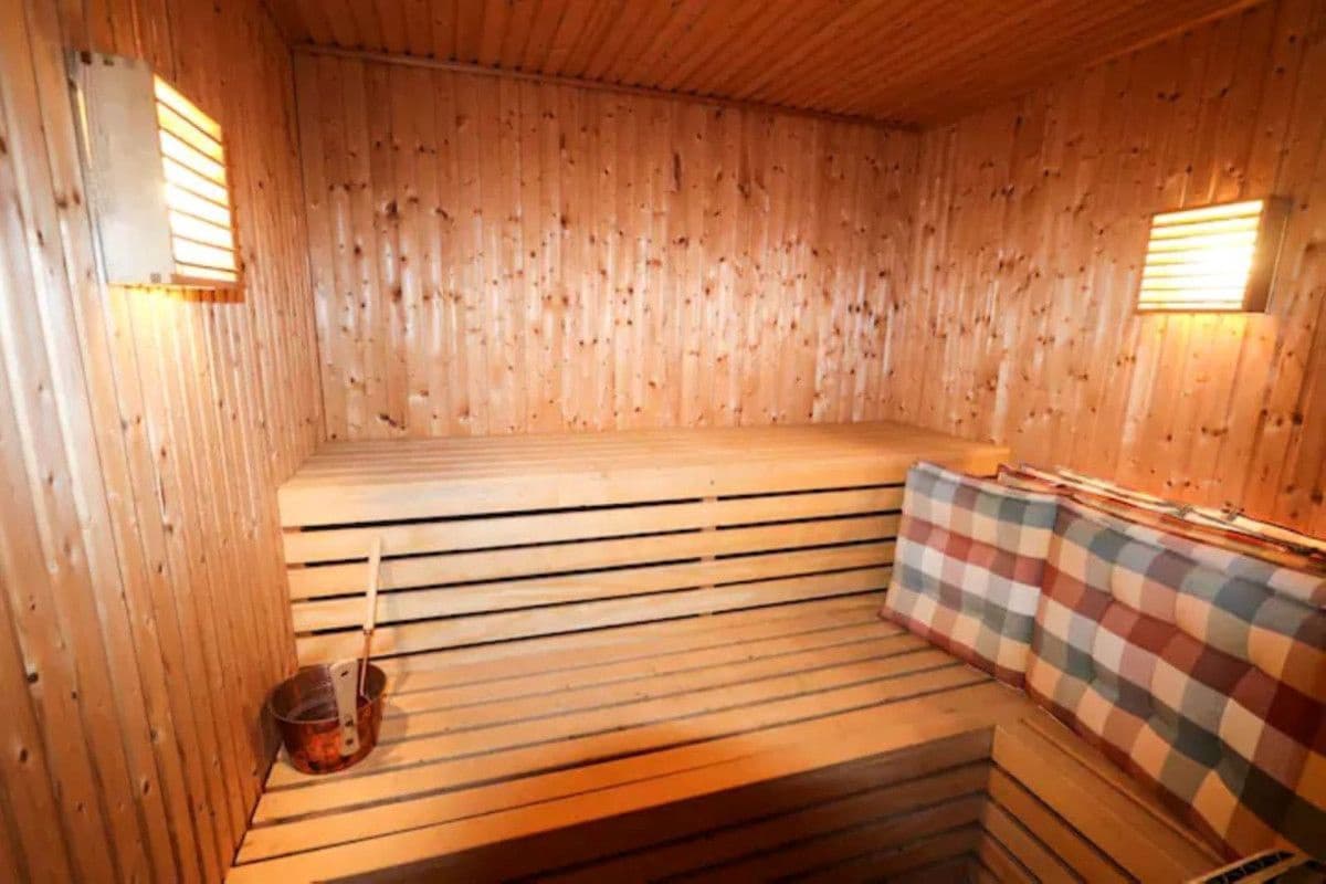 5 sypialnia Willa na sprzedaż w Marbella z basenem garażem - 1 295 000 € (Ref: 9401736)