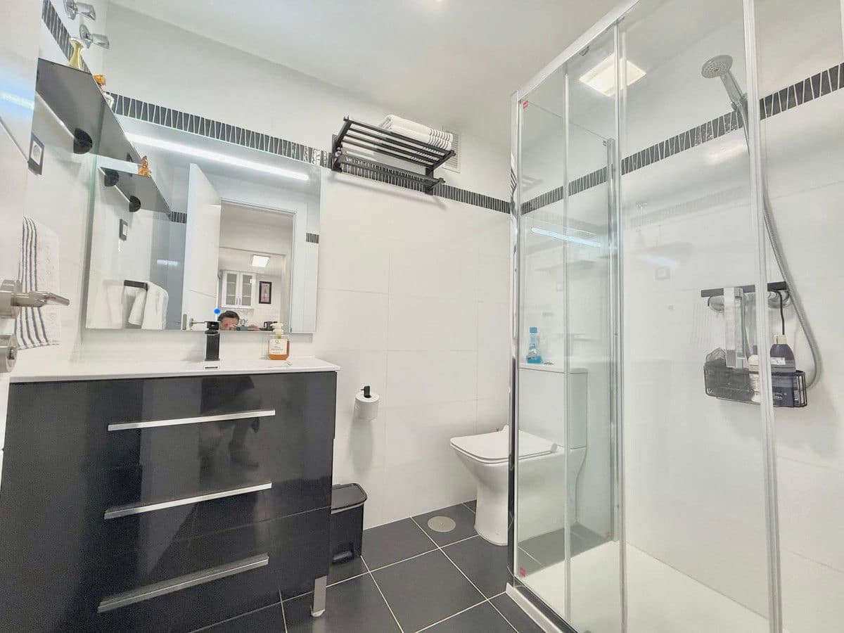 2 slaapkamer Appartement te koop in Fuengirola met zwembad - € 469.000 (Ref: 9405950)