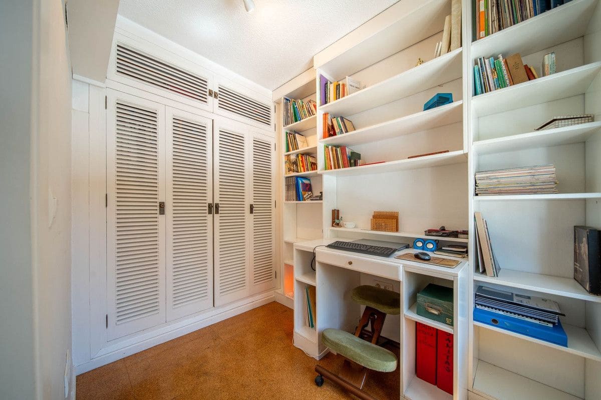 3 makuuhuone Huvila myytävänä paikassa Fuengirola mukana uima-altaan 
autotalli - 1 550 000 € (Ref: 9405952)