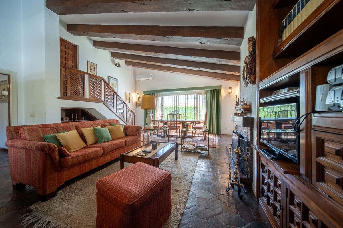 3 makuuhuone Huvila myytävänä paikassa Fuengirola mukana uima-altaan 
autotalli - 1 550 000 € (Ref: 9405952)