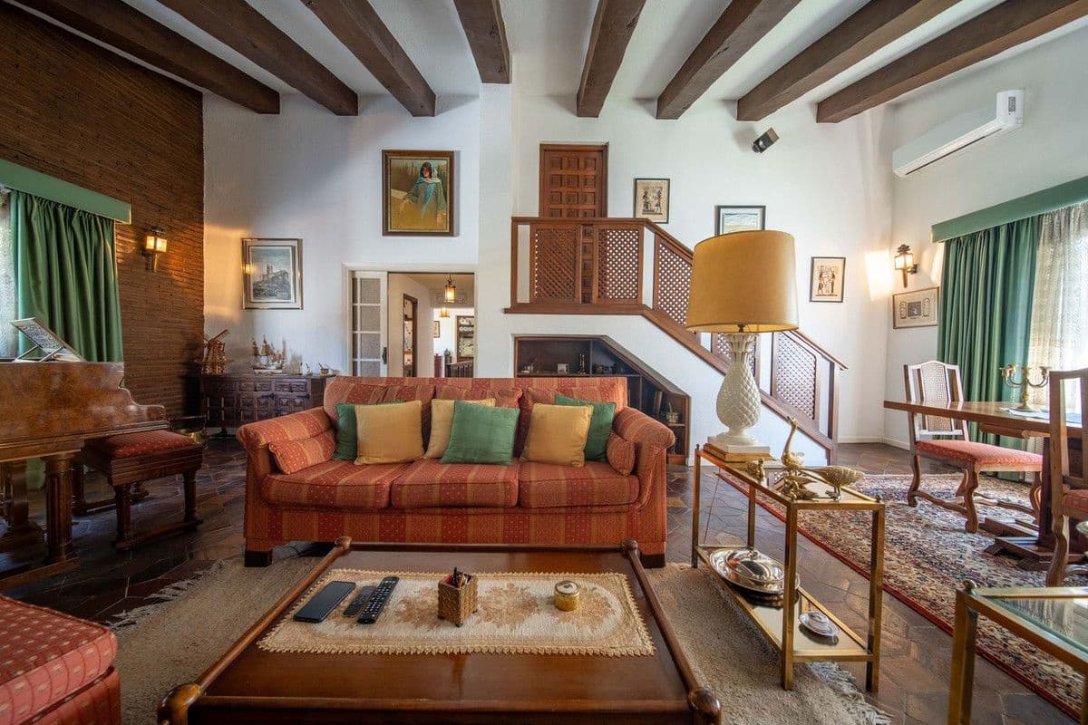 3 makuuhuone Huvila myytävänä paikassa Fuengirola mukana uima-altaan 
autotalli - 1 550 000 € (Ref: 9405952)