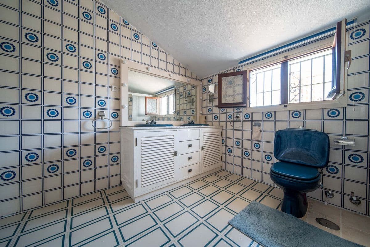 3 makuuhuone Huvila myytävänä paikassa Fuengirola mukana uima-altaan 
autotalli - 1 550 000 € (Ref: 9405952)