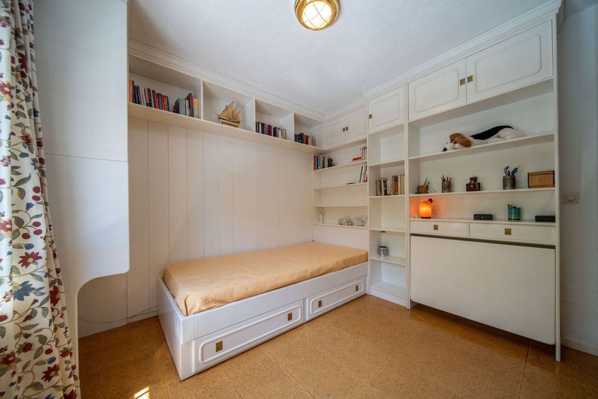 3 makuuhuone Huvila myytävänä paikassa Fuengirola mukana uima-altaan 
autotalli - 1 550 000 € (Ref: 9405952)