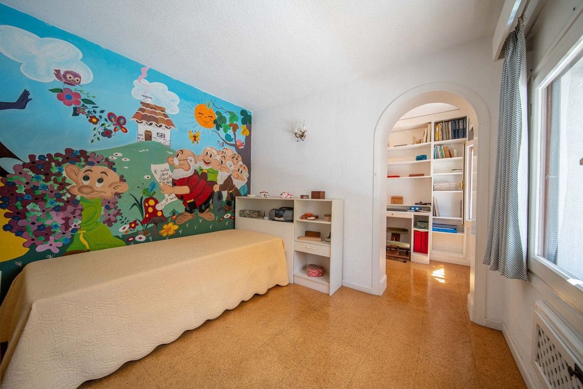 3 makuuhuone Huvila myytävänä paikassa Fuengirola mukana uima-altaan 
autotalli - 1 550 000 € (Ref: 9405952)