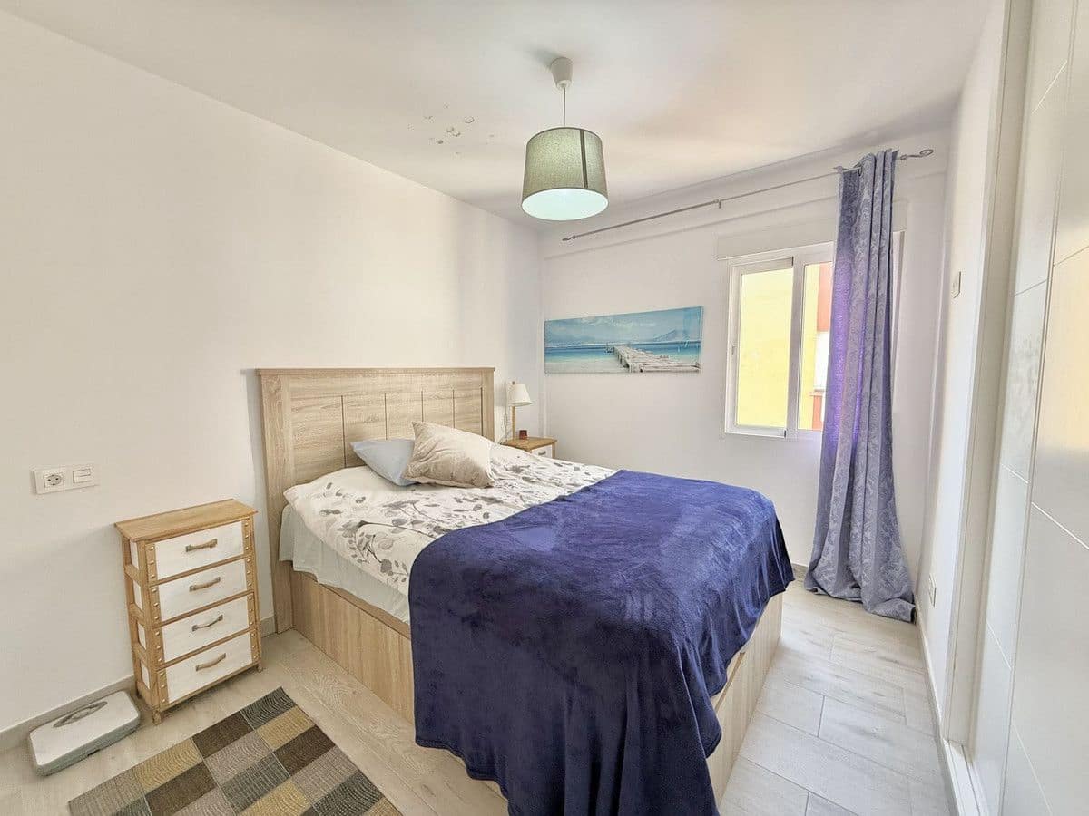 3 makuuhuone Kattohuoneisto myytävänä paikassa Fuengirola - 410 000 € (Ref: 9405954)