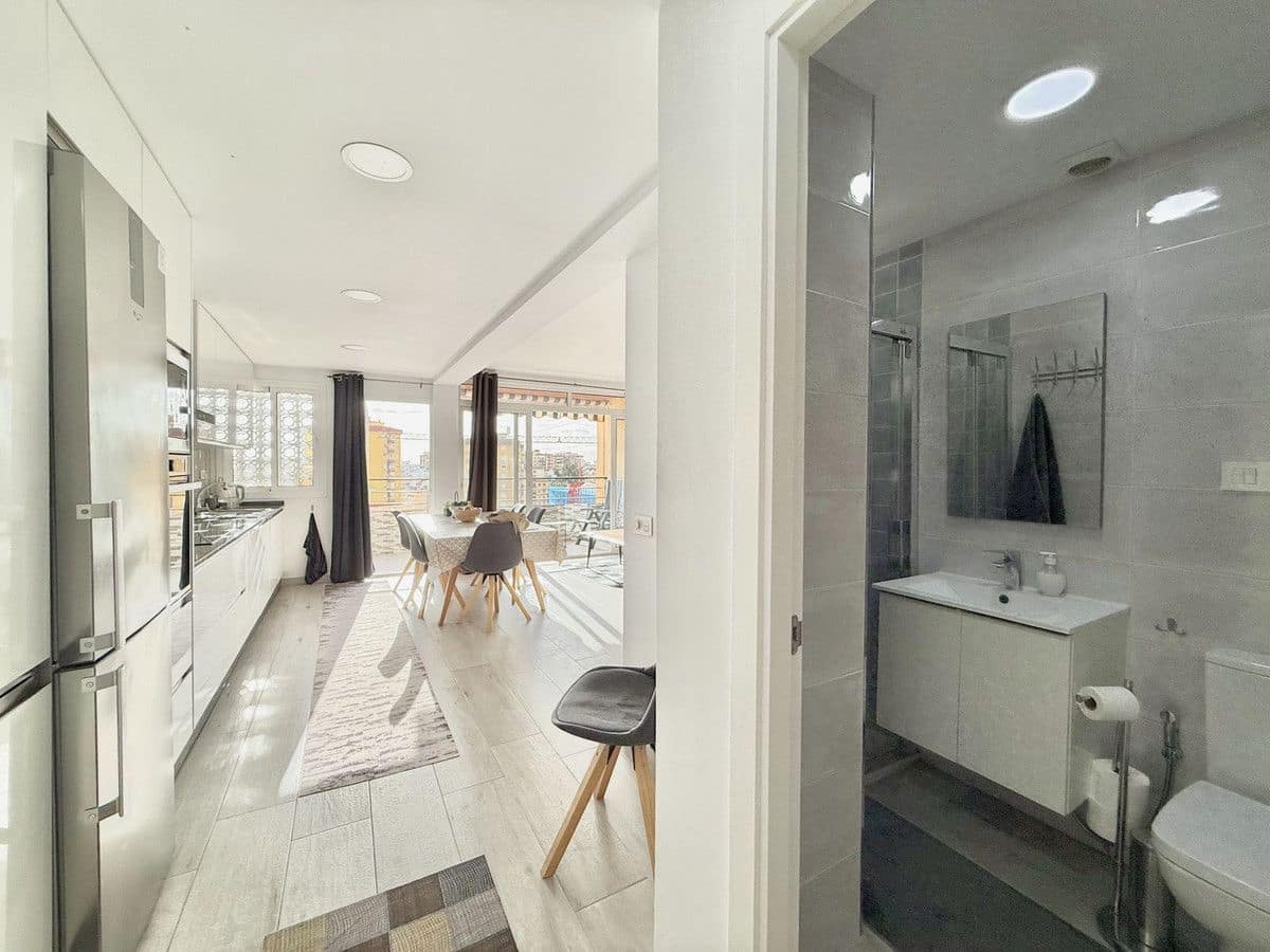 3 makuuhuone Kattohuoneisto myytävänä paikassa Fuengirola - 410 000 € (Ref: 9405954)