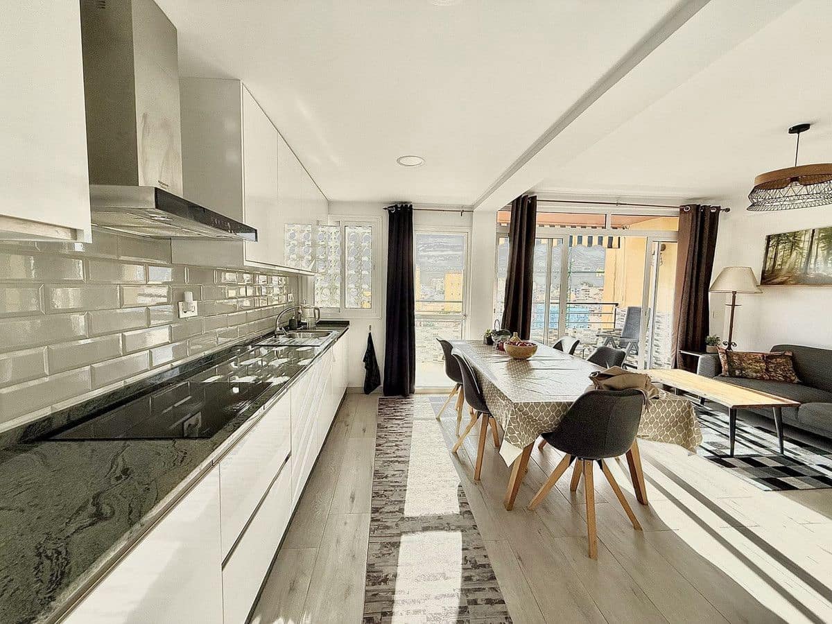 3 makuuhuone Kattohuoneisto myytävänä paikassa Fuengirola - 410 000 € (Ref: 9405954)