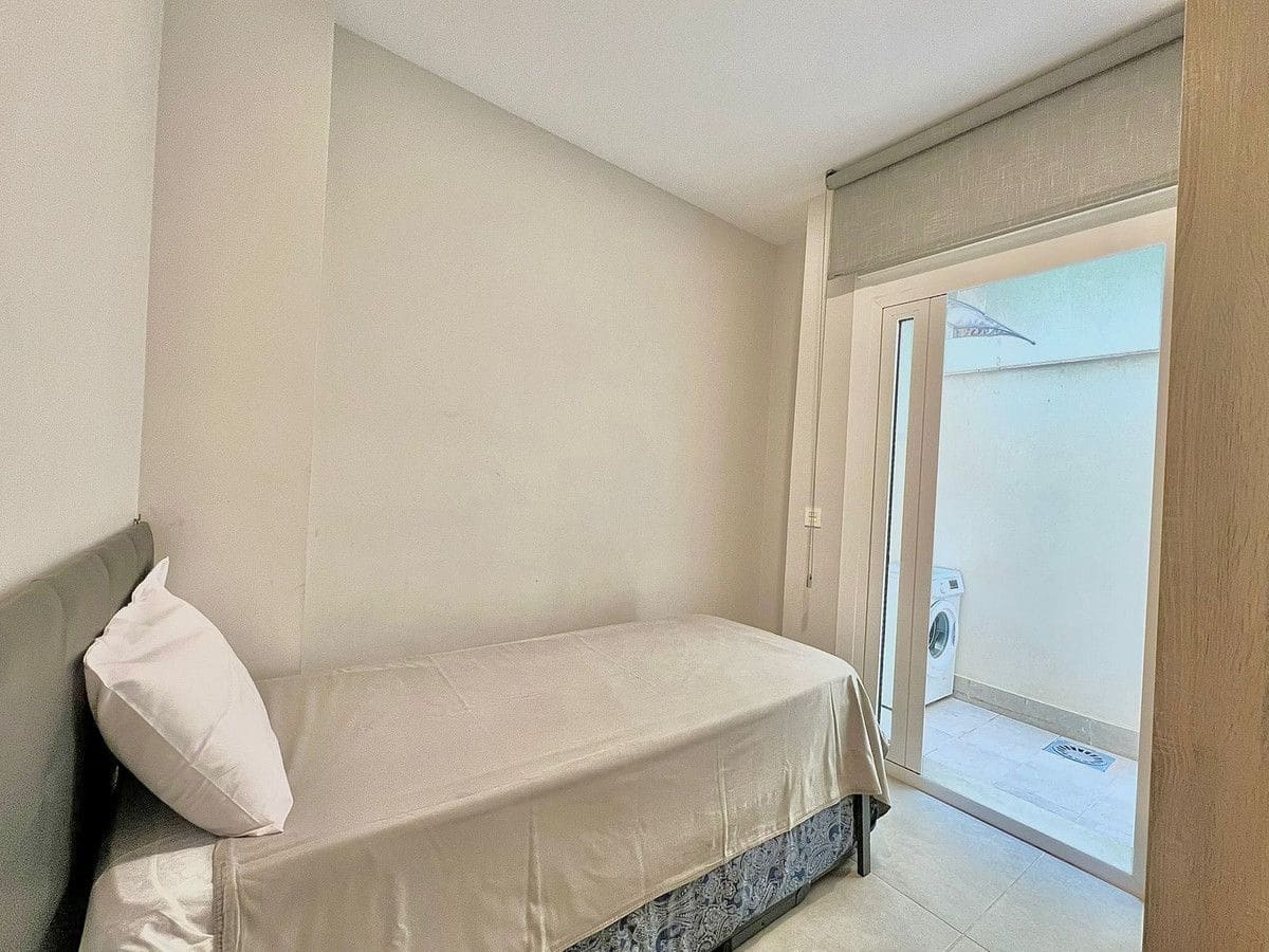 2 soveværelse Lejlighed til salg i Fuengirola - € 285.000 (Ref: 9405955)