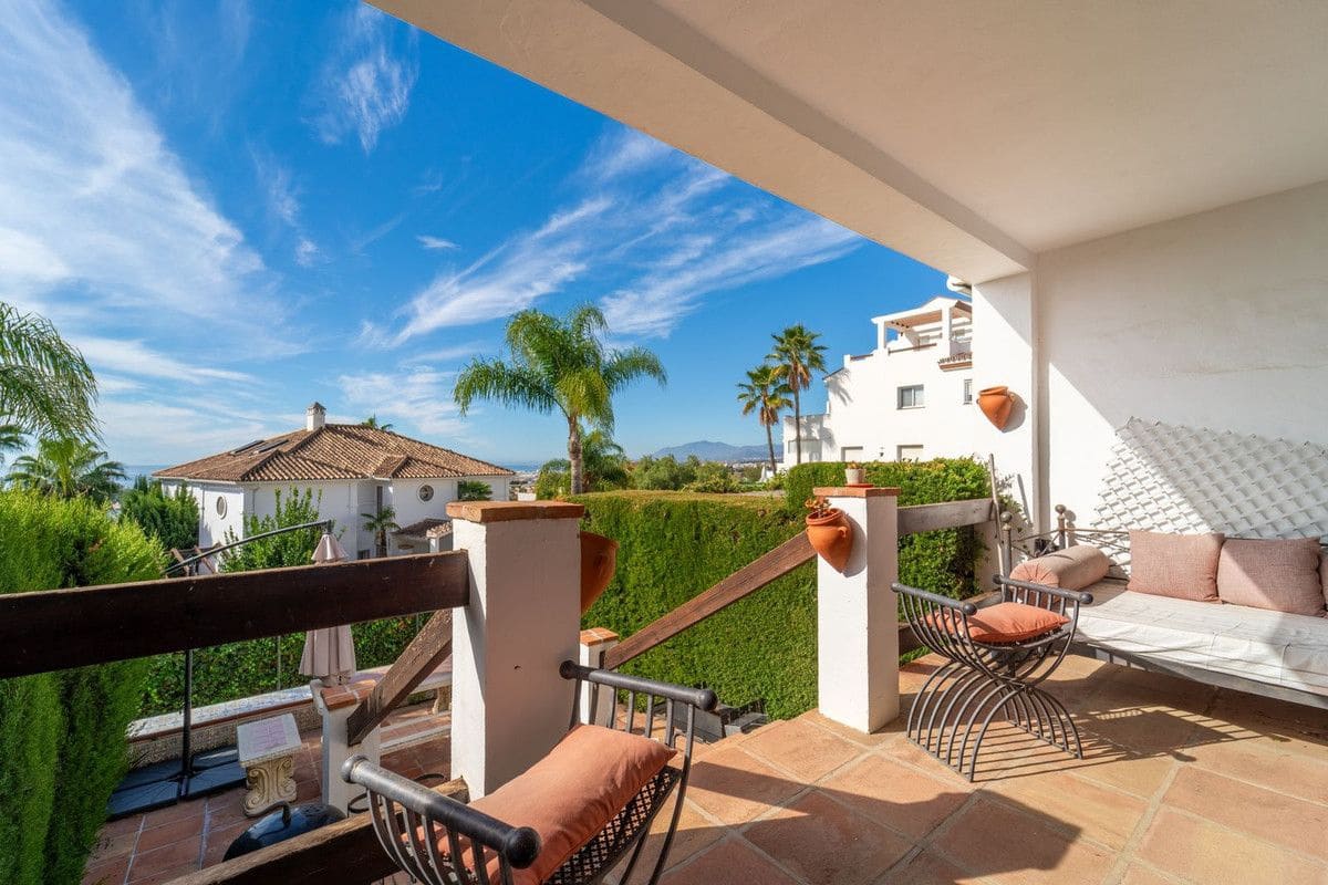 3 sypialnia Dom na sprzedaż w Marbella z basenem garażem - 890 000 € (Ref: 9405960)