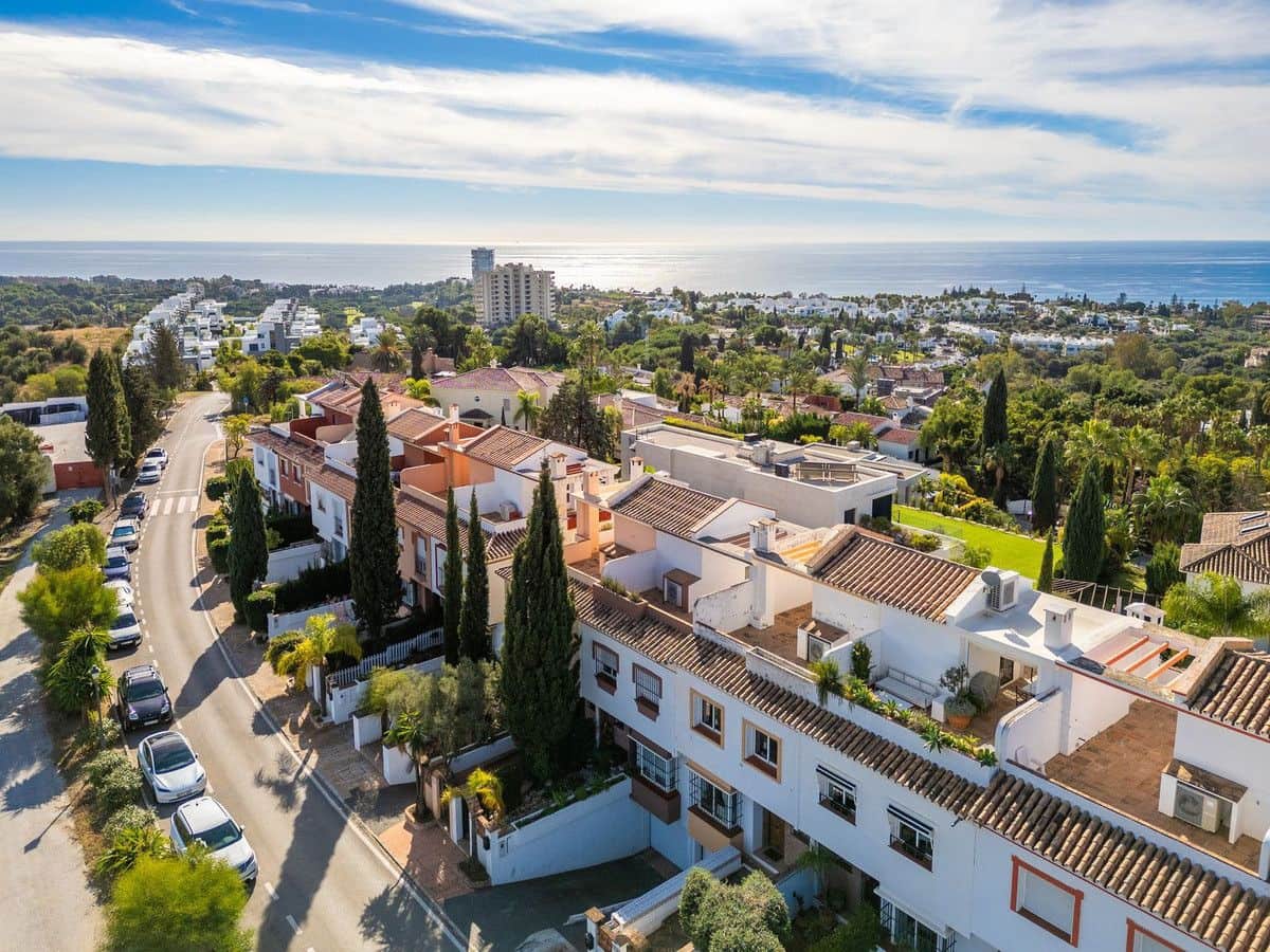 3 sypialnia Dom na sprzedaż w Marbella z basenem garażem - 890 000 € (Ref: 9405960)