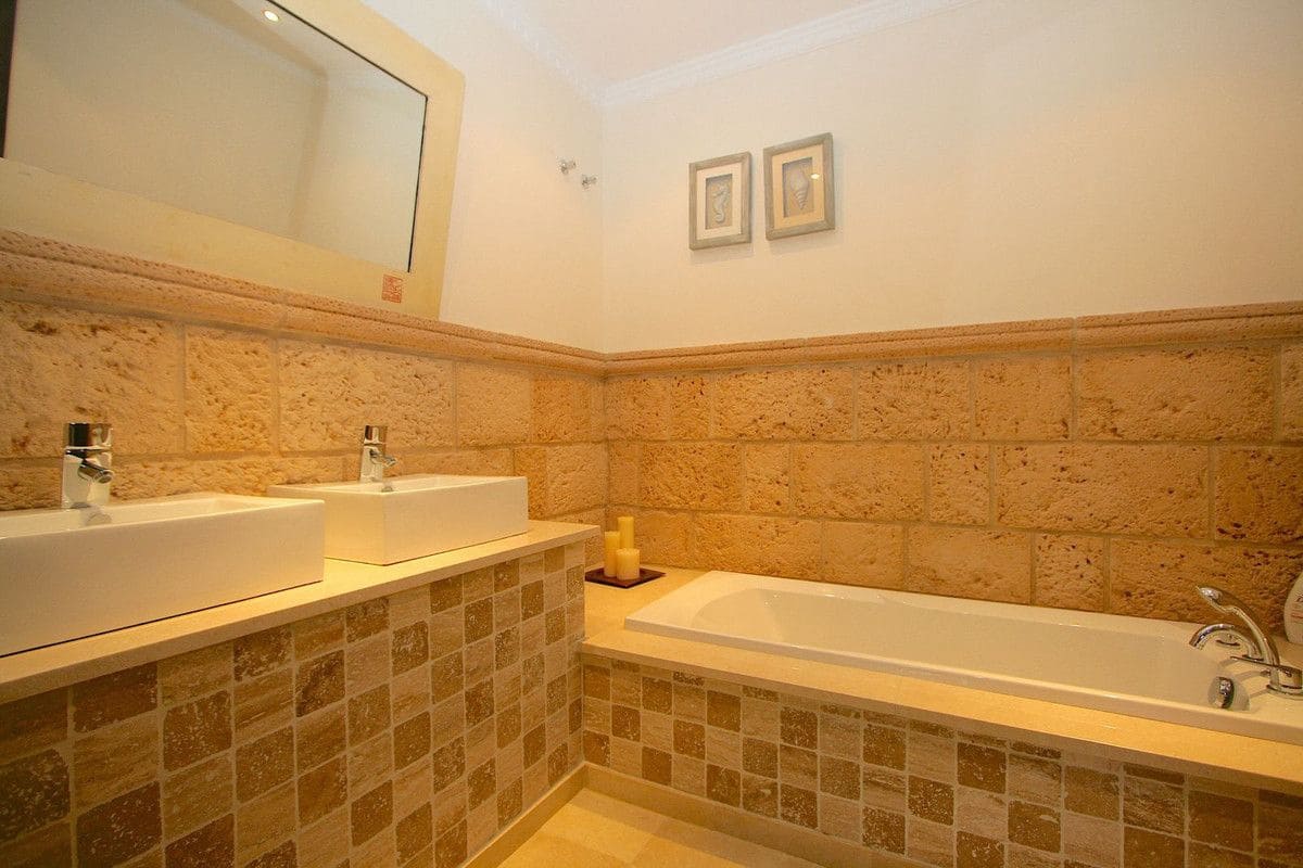 5 soveværelse Villa til salg i Mijas med swimmingpool garage - € 1.850.000 (Ref: 9405961)