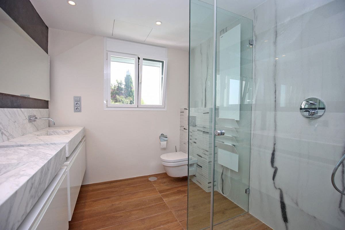 5 quarto Casa em Banda para venda em Marbella com piscina - 1 850 000 € (Ref: 9405962)