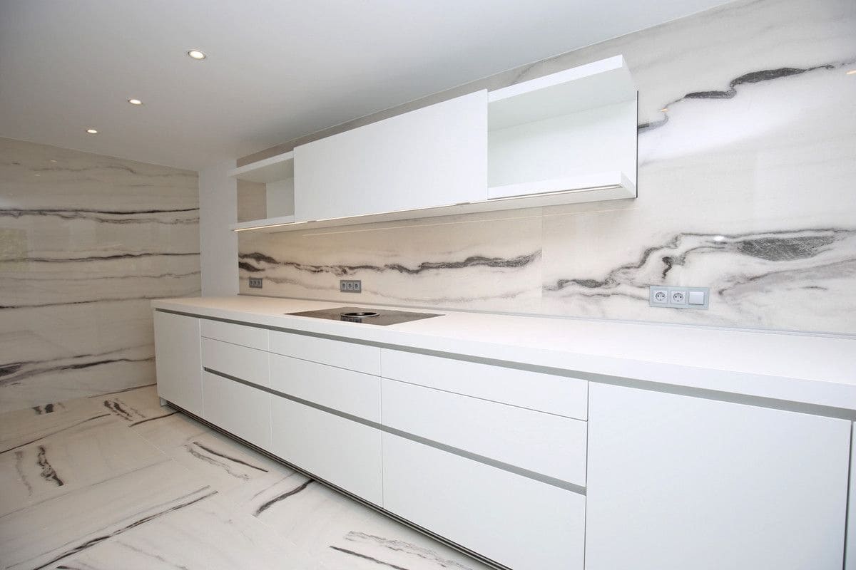 5 quarto Casa em Banda para venda em Marbella com piscina - 1 850 000 € (Ref: 9405962)